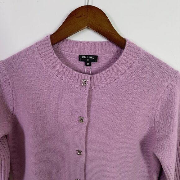 CHANEL FALL WINTER 2024 CASHMERE CARDIGAN CC TURN LOCK - Picture 3 of 11